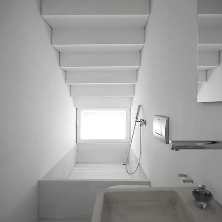 Daire Infinity White Complex By Gk Pórto Ráfti