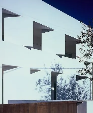 Infinity White Complex By Gk Pórto Ráfti